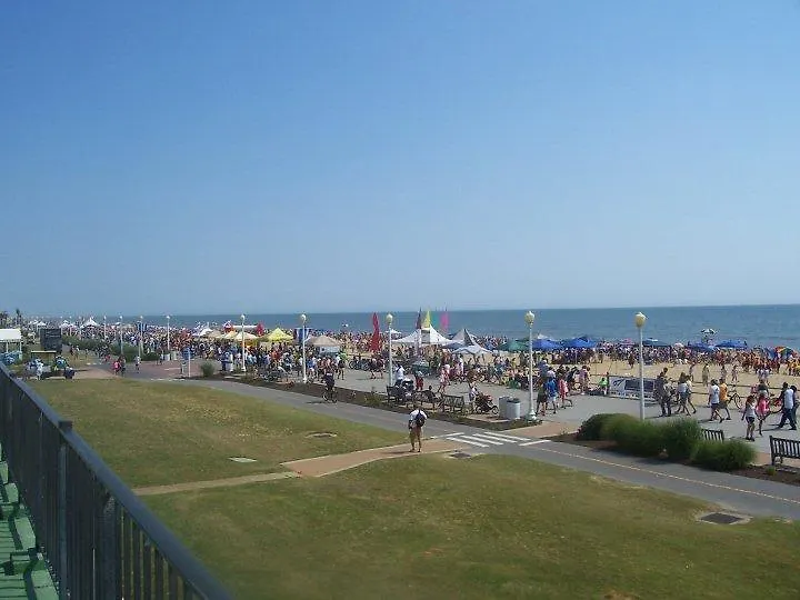 Hyatt House Virginia Beach / Oceanfront