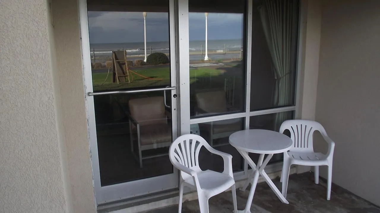 Hyatt House Virginia Beach / Oceanfront